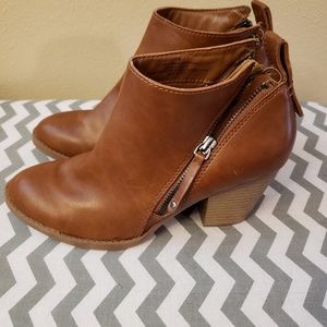 DV dolce vita size 7 ankle boots